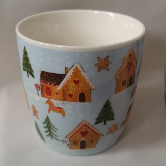 Set of Two Gingerbread Man & House Winter Theme Mugs by Milly Green, Britain - Picture 2 of 4
